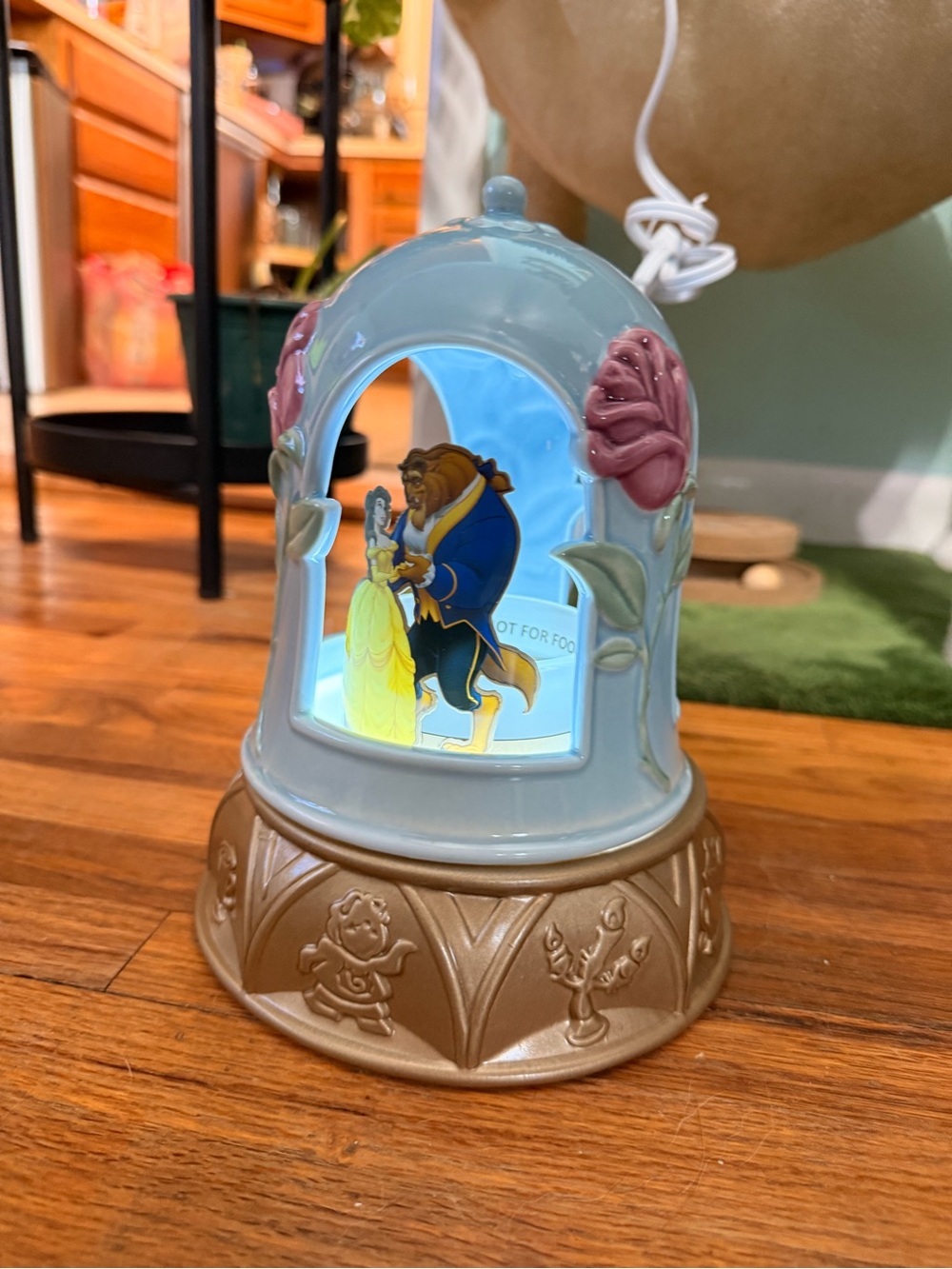Scentsy Enchanted Love wax warmer Disney Lighted Belle & Beast Dome Lantern